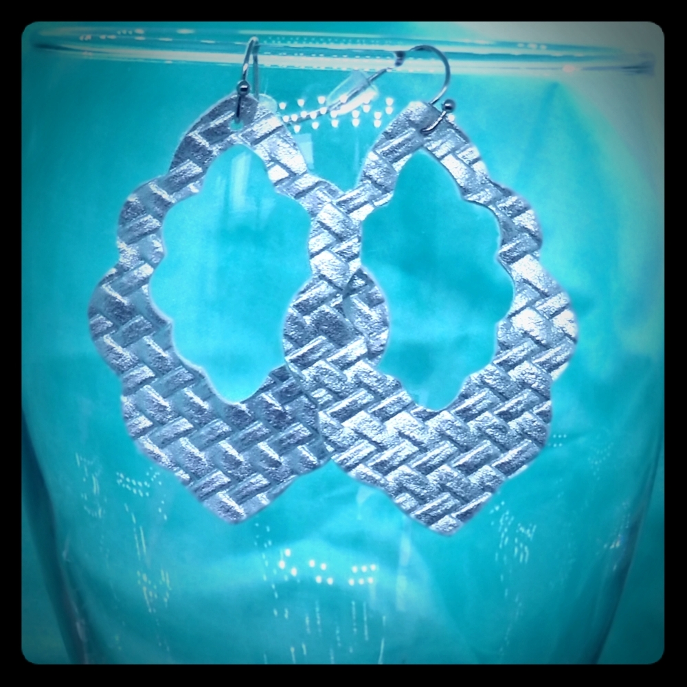 Silver Scalloped earrings